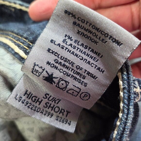 LIKE NEW SILVER JEANS SUKI HIGH SHORTS SIZE 31 W - Picture 12 of 16